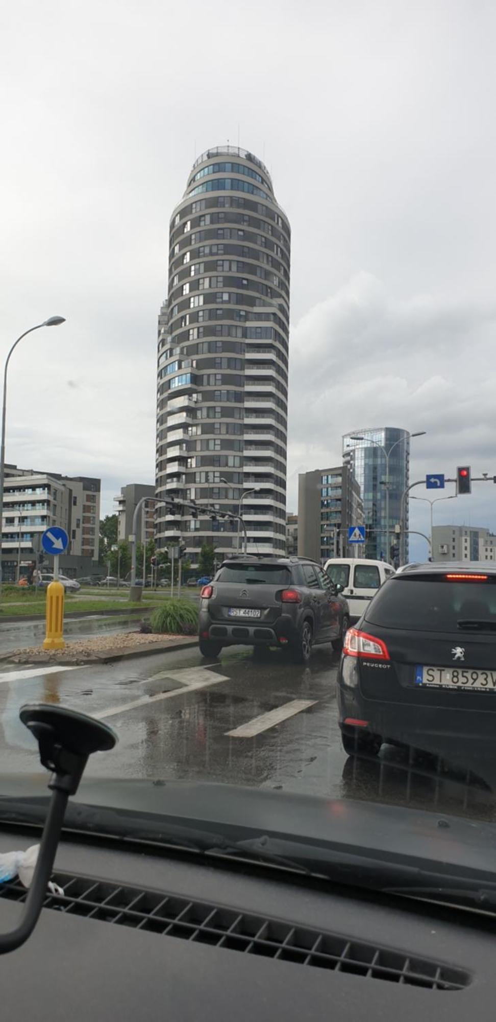 Royal Capital Towers Klimatyzacja & Prywatny Parking & Bezkontaktowe Zameldowanie & Balkon Apartment